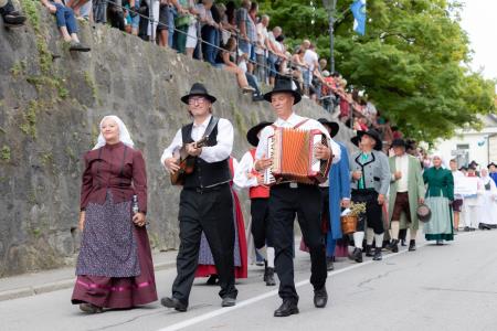 Povorka ob dnevih narodnih noš in oblačilne dedščine (125)